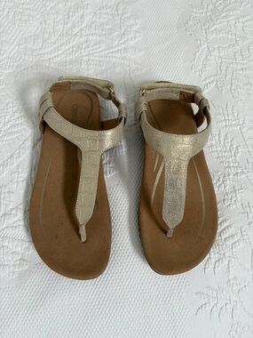 Aetrex Jane Metallic Gold T-Strap Sandals size 38, 7.5 - 8